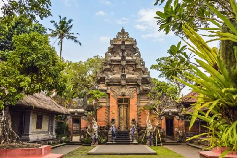 saren ubud palace